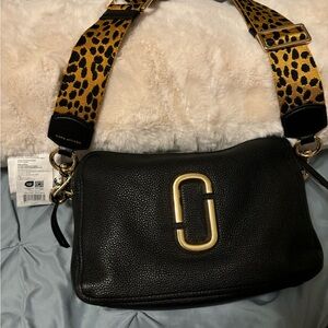 Marc Jacob’s the soft leather crossbody bag 💼